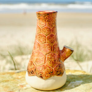 Queen bee water pourer