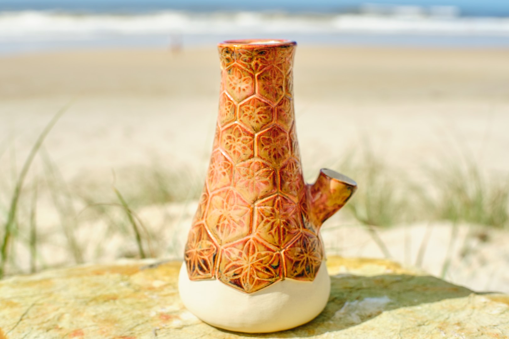 Queen bee water pourer