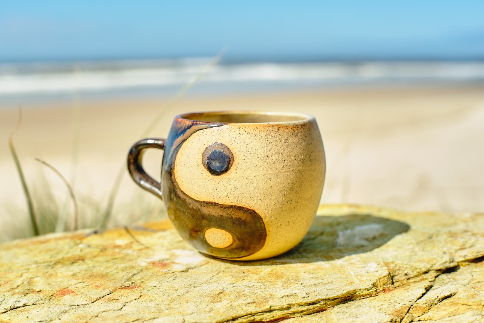 Raw duality finger mug